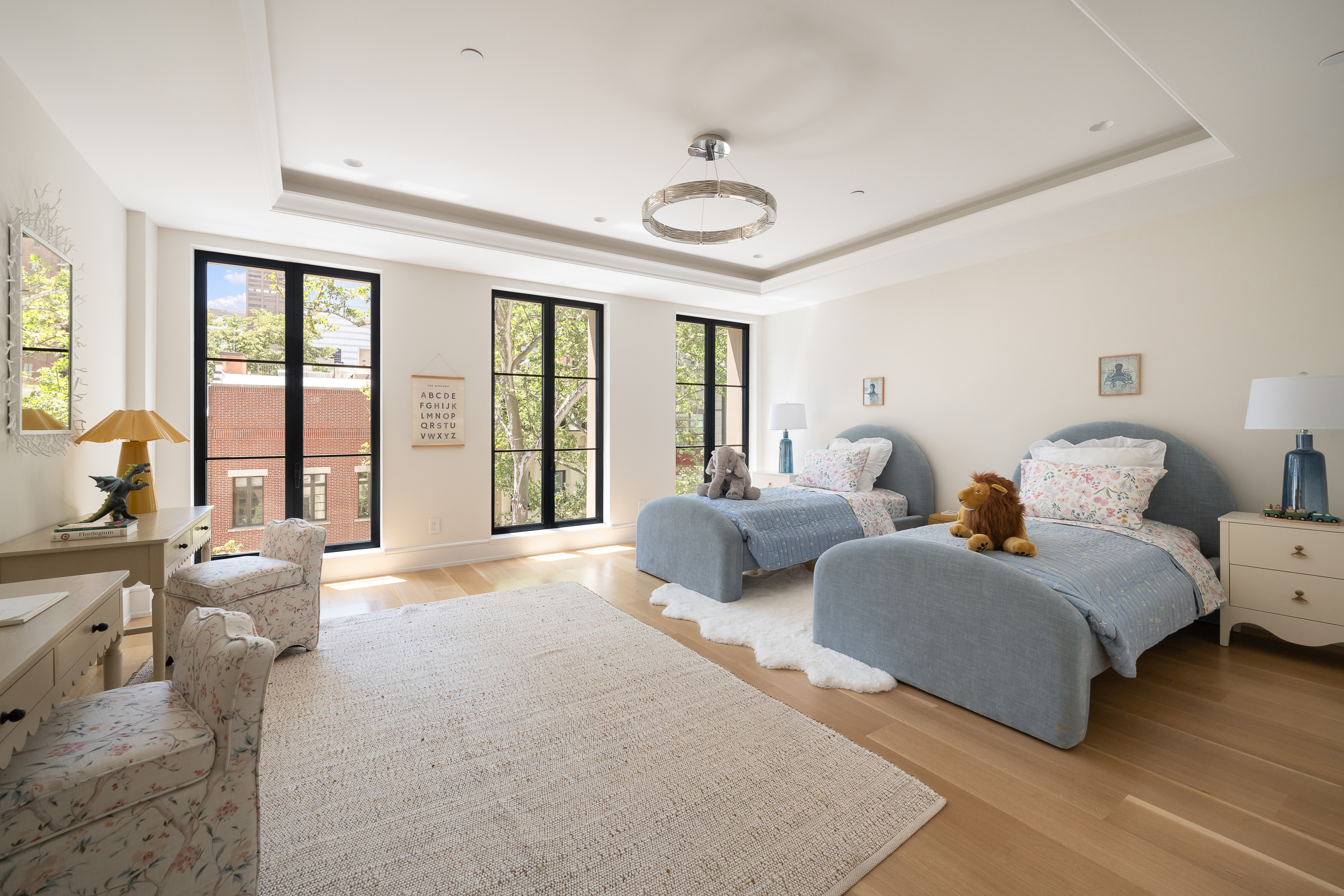 165 East 64th Street Manhattan, NY 10065 - Photo 23 of 37