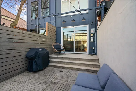 a view of entryway with a front door