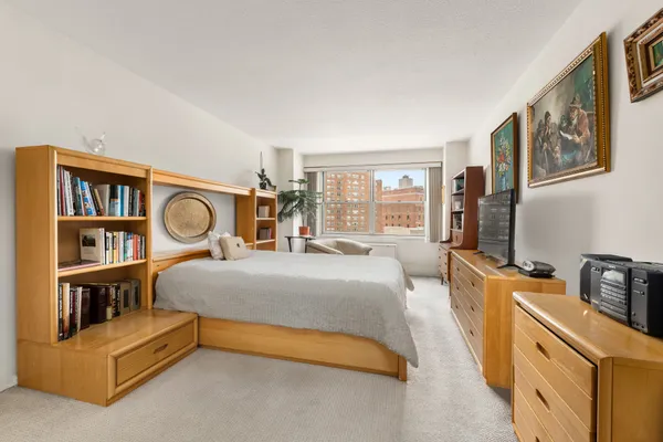 $565,000 | 70-31 108th Street, Unit 6E | Forest Hills