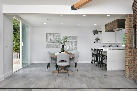 $2,599,000 | 4053 Harclare Lane, Encino, CA 91436