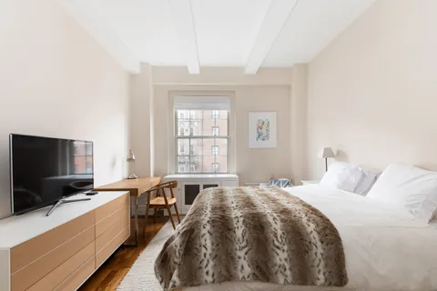 $2,600,000 | 25 5th Avenue, Unit 12F | Greenwich Village