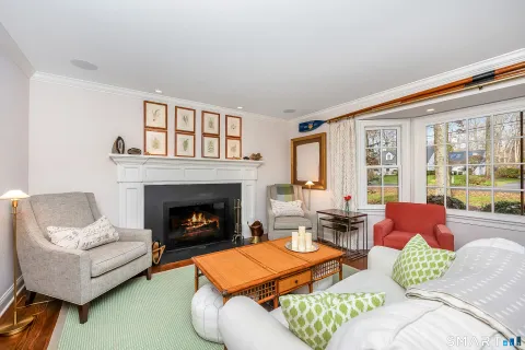 $2,295,000 | 3 Hickory Lane, Darien, CT 06820