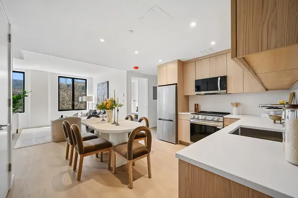 $7,000 | 645 Park Place, Unit 6G | Crown Heights