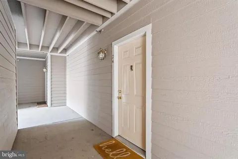 $310,000 | 14300 Grape Holly Grove, Unit 24, Centreville, VA 20121
