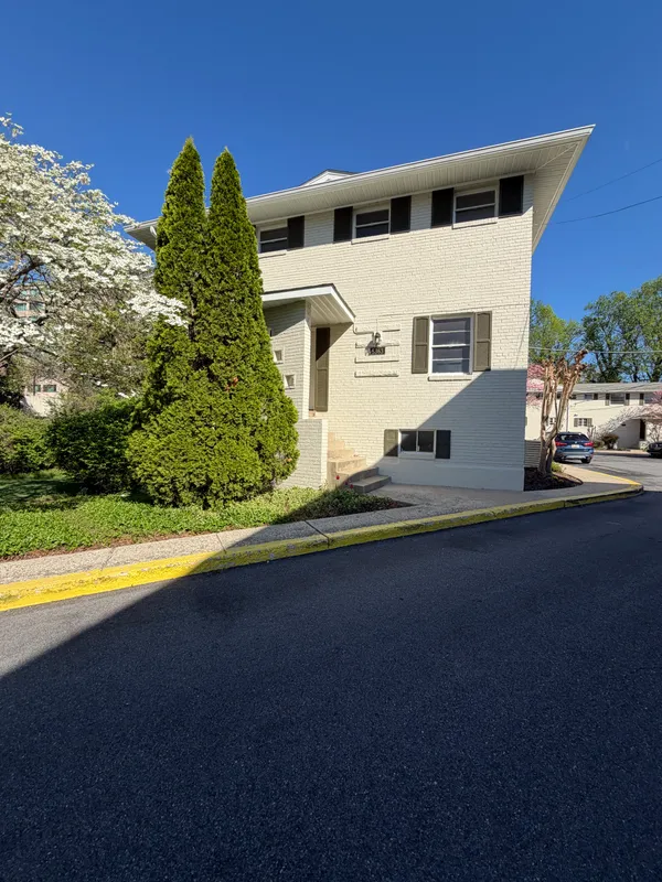 $600,000 | 5363 Pooks Hill Road, Bethesda, MD 20814
