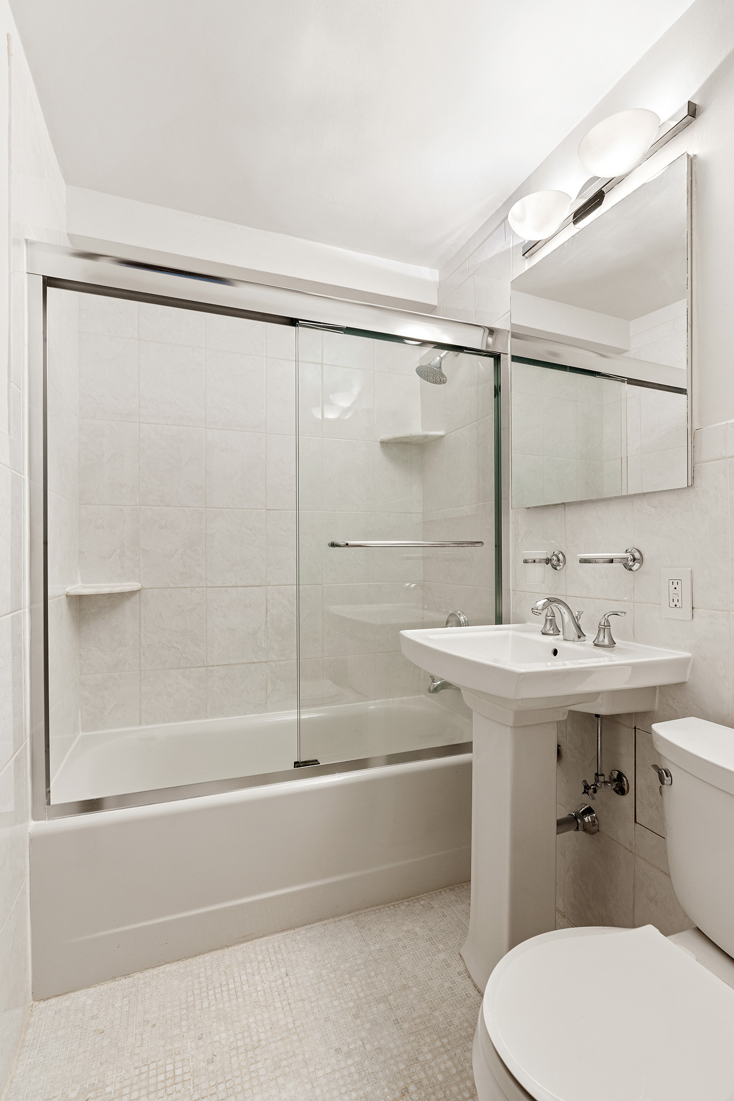 333 East 66th Street, Unit 11A Manhattan, NY 10065 - Photo 4 of 6