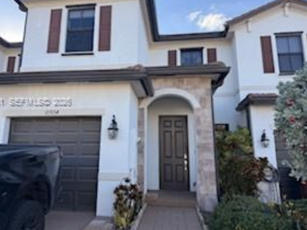 10934 West 33rd Way Hialeah, FL 33018 - Photo 1 of 7