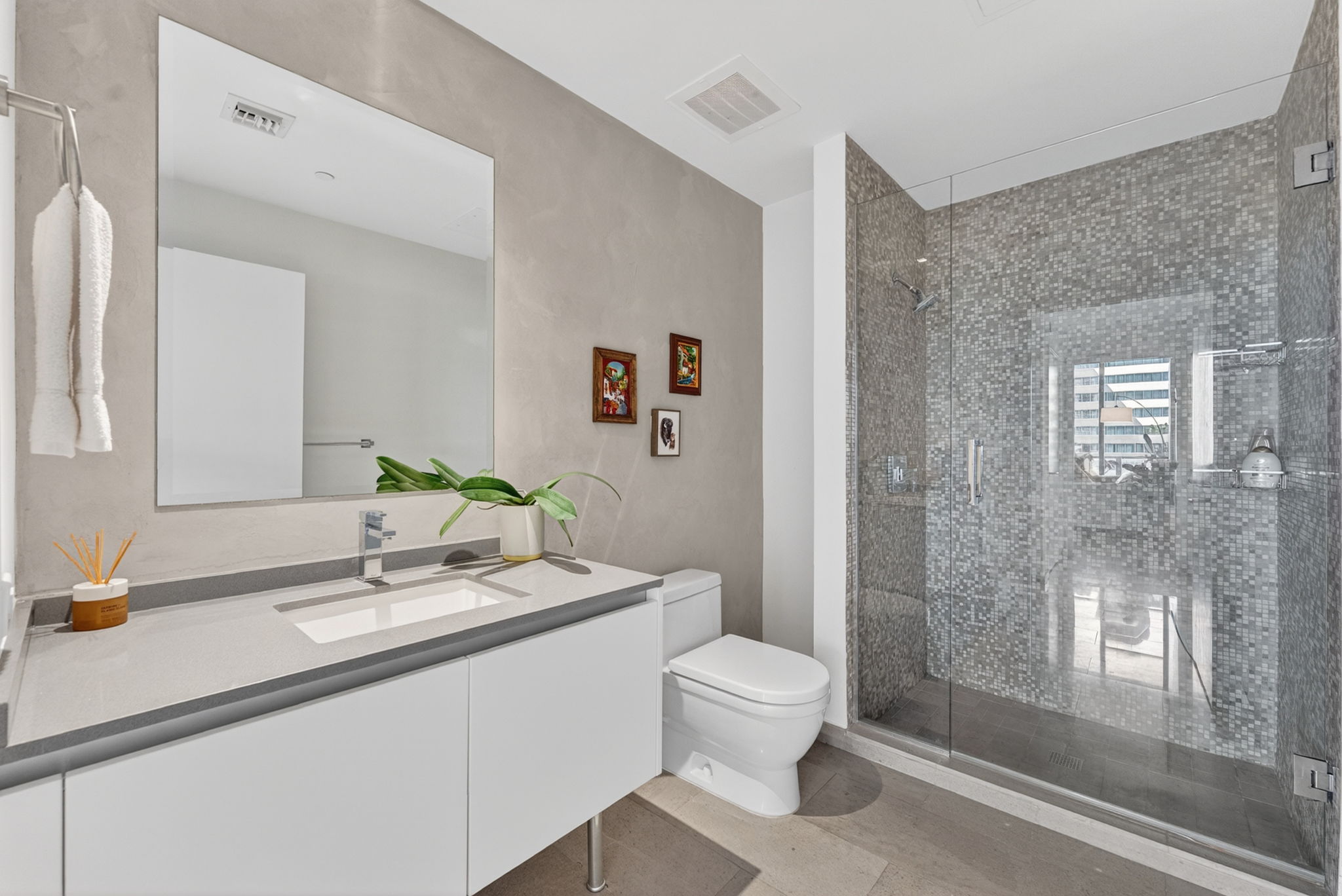 88 Southwest 7th Street, Unit 1012 Miami, FL 33130 - Photo 14 of 22
