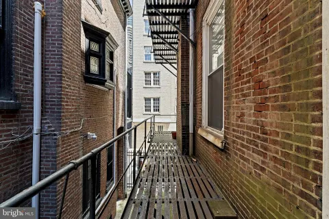 $512,000 | 1903 Spruce Street, Unit 2C, Philadelphia, PA 19103
