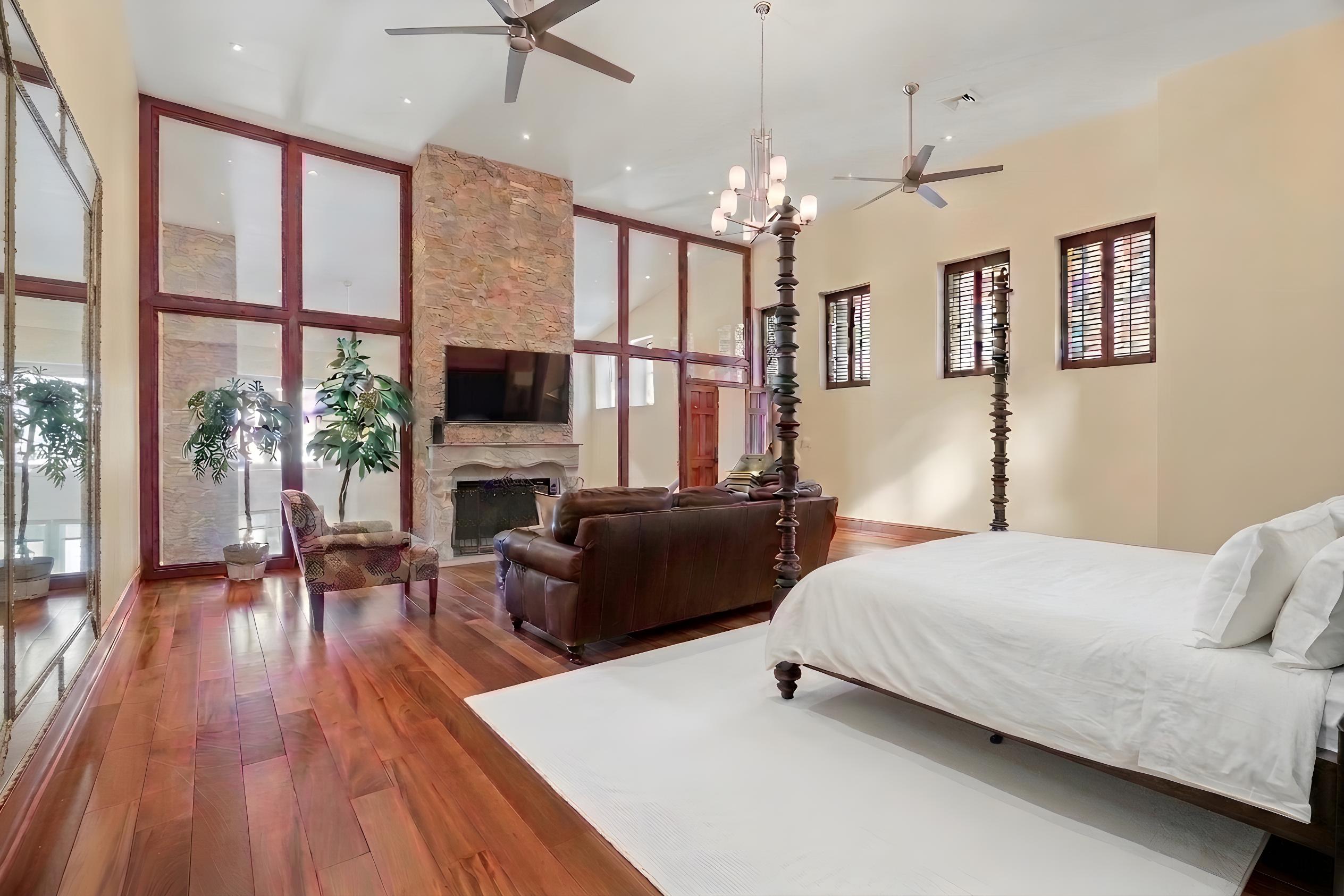 802-10 Locust Street, Unit 201 Philadelphia, PA 19107 - Photo 36 of 56