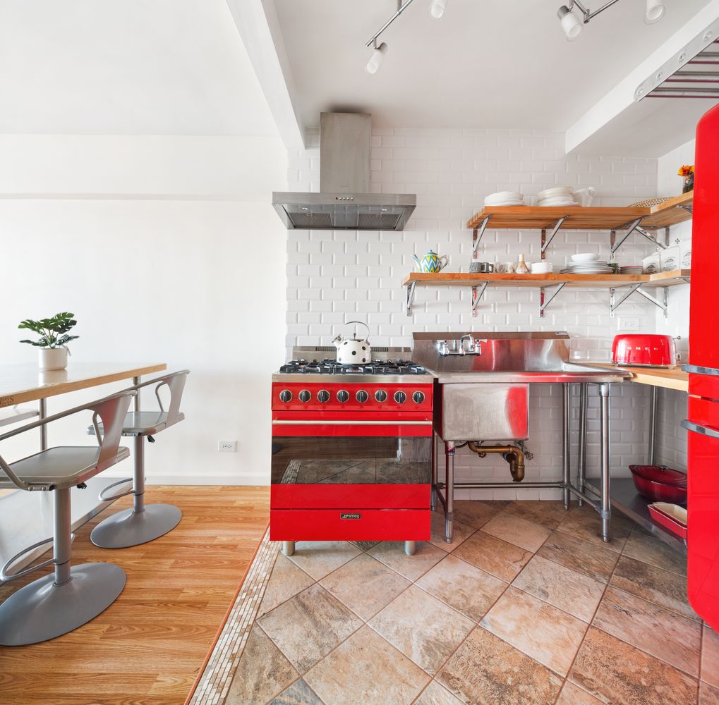 a view of utility room