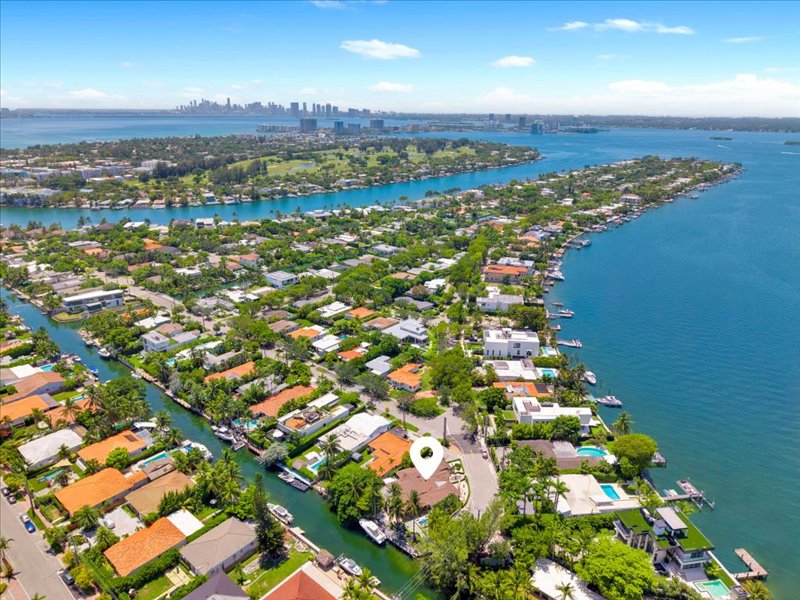 1150 North Biscayne Point Road Miami Beach, FL 33141 - Photo 2 of 65 Gallery Image 2