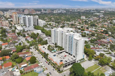 $460,000 | 3000 Coral Way, Unit 412, Miami, FL 33145