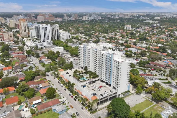$460,000 | 3000 Coral Way, Unit 412, Miami, FL 33145