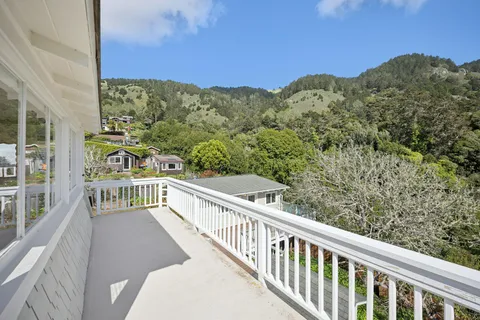 $3,680,000 | 40 Laurel Avenue, Stinson Beach, CA 94970