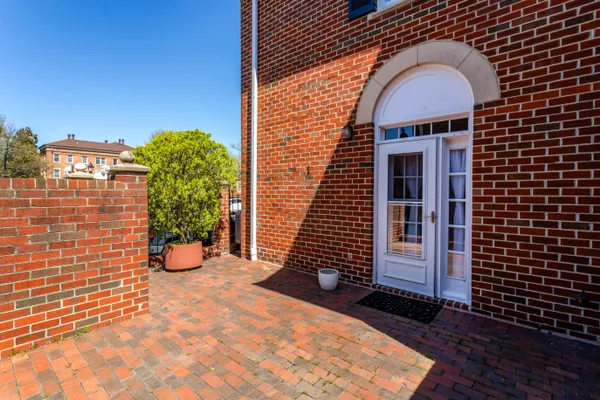 $900,000 | 402 2nd Street, Alexandria, VA 22314