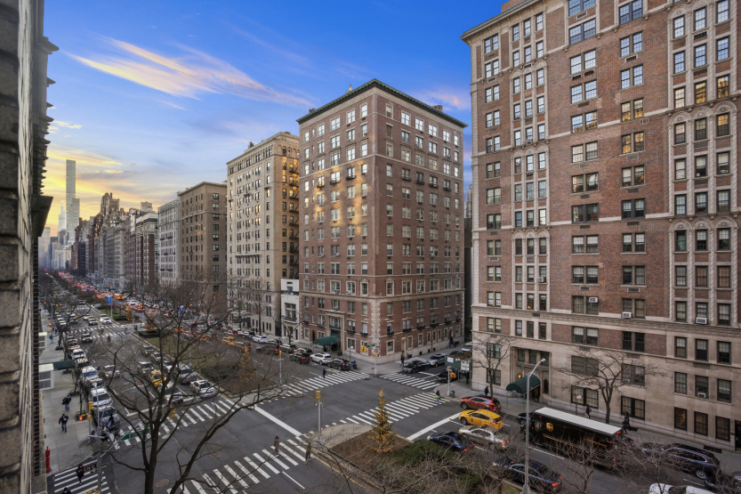 891 Park Avenue, Unit 10 Manhattan, NY 10075 - Photo 25 of 27 a view of a city with tall buildings