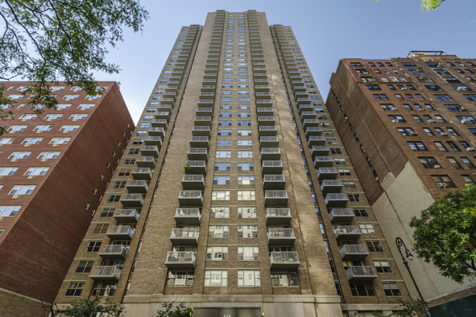 444 East 86th Street, Unit 16B Manhattan, NY 10028 - Photo 12 of 14 a front view of a building