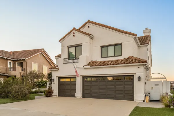 $3,495,000 | 6592 Kentwood Bluffs Drive, Los Angeles, CA 90045