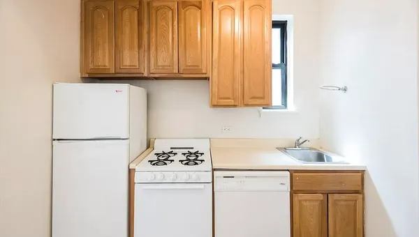 $3,500 | 301 East 49th Street, Unit 4C | Midtown East