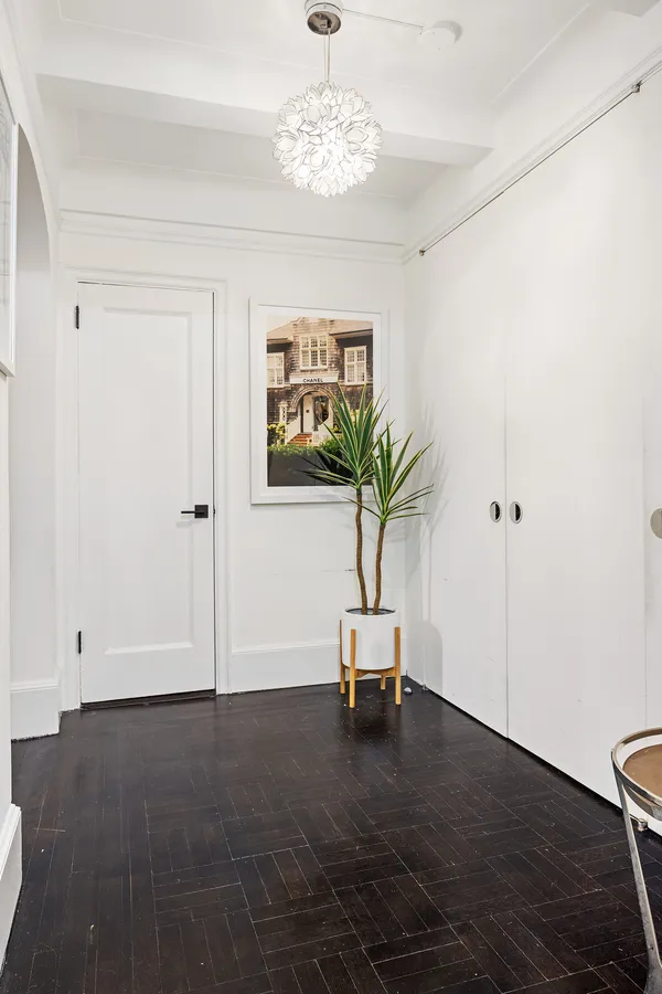$1,050,000 | 325 East 79th Street, Unit 6C | Upper East Side