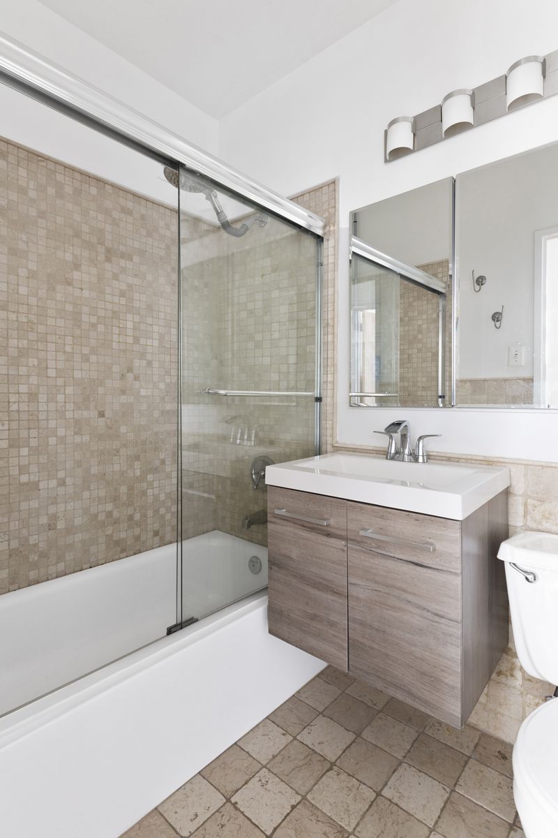 344 West 23rd Street, Unit 3B Manhattan, NY 10011 - Photo 5 of 9