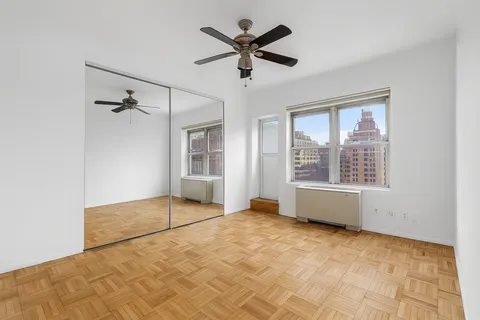$1,250,000 | 333 East 66th Street, Unit PHA | Lenox Hill