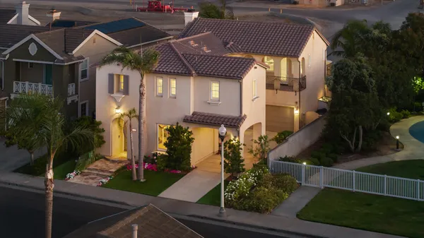 $2,995,000 | 6572 Beach View Drive, Huntington Beach, CA 92648