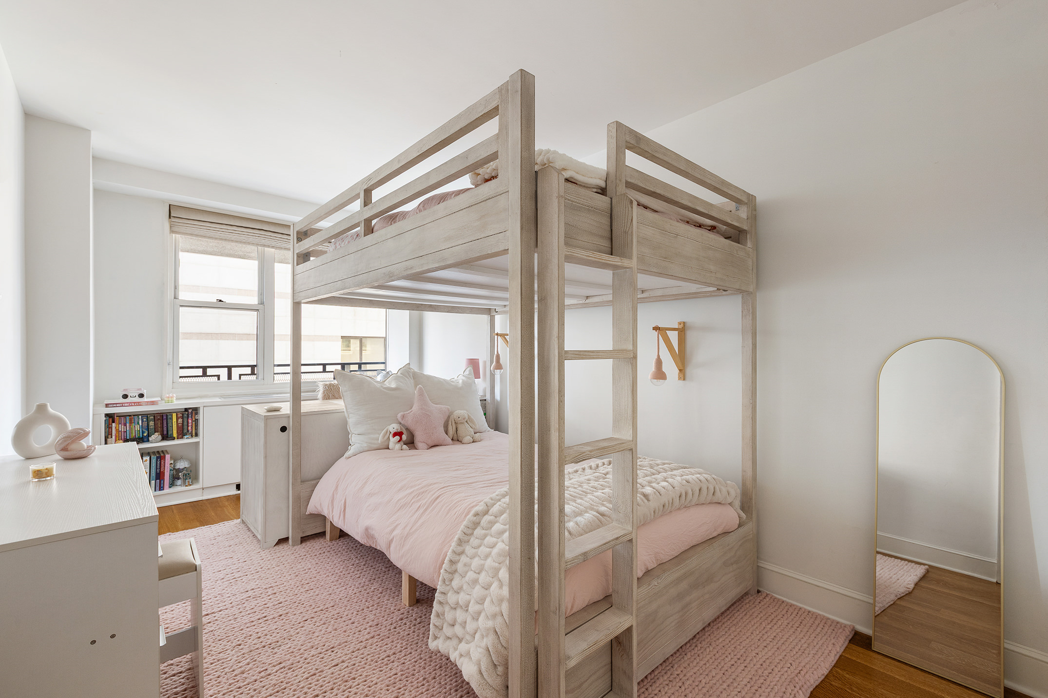 165 West 66th Street, Unit 8ZA Manhattan, NY 10023 - Photo 12 of 16