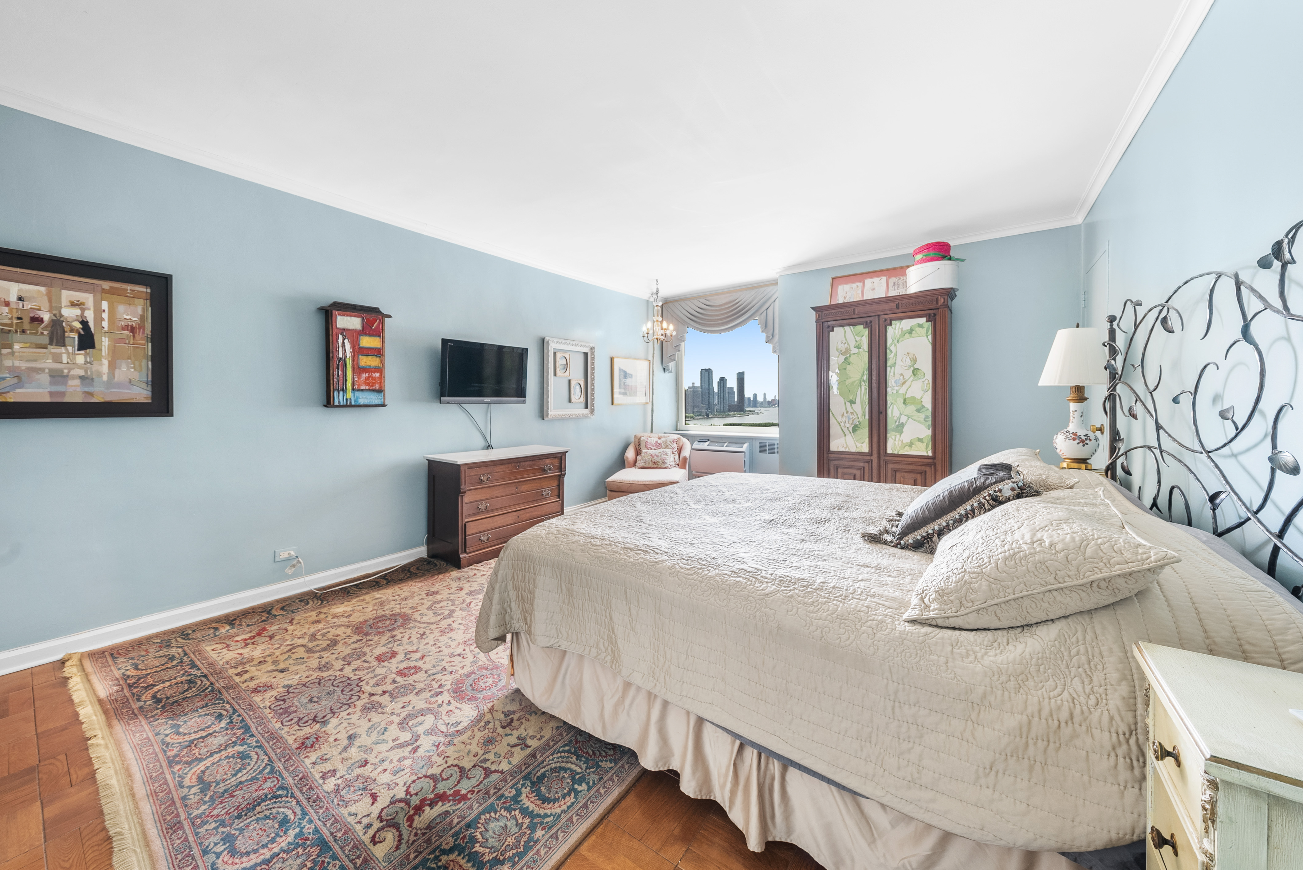 35 Sutton Place, Unit 16G Manhattan, NY 10022 - Photo 7 of 15