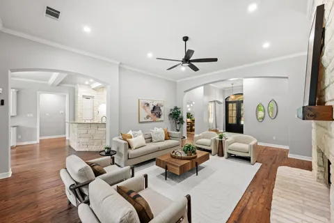 $850,000 | 806 Overlook Bend, Leander, TX 78641