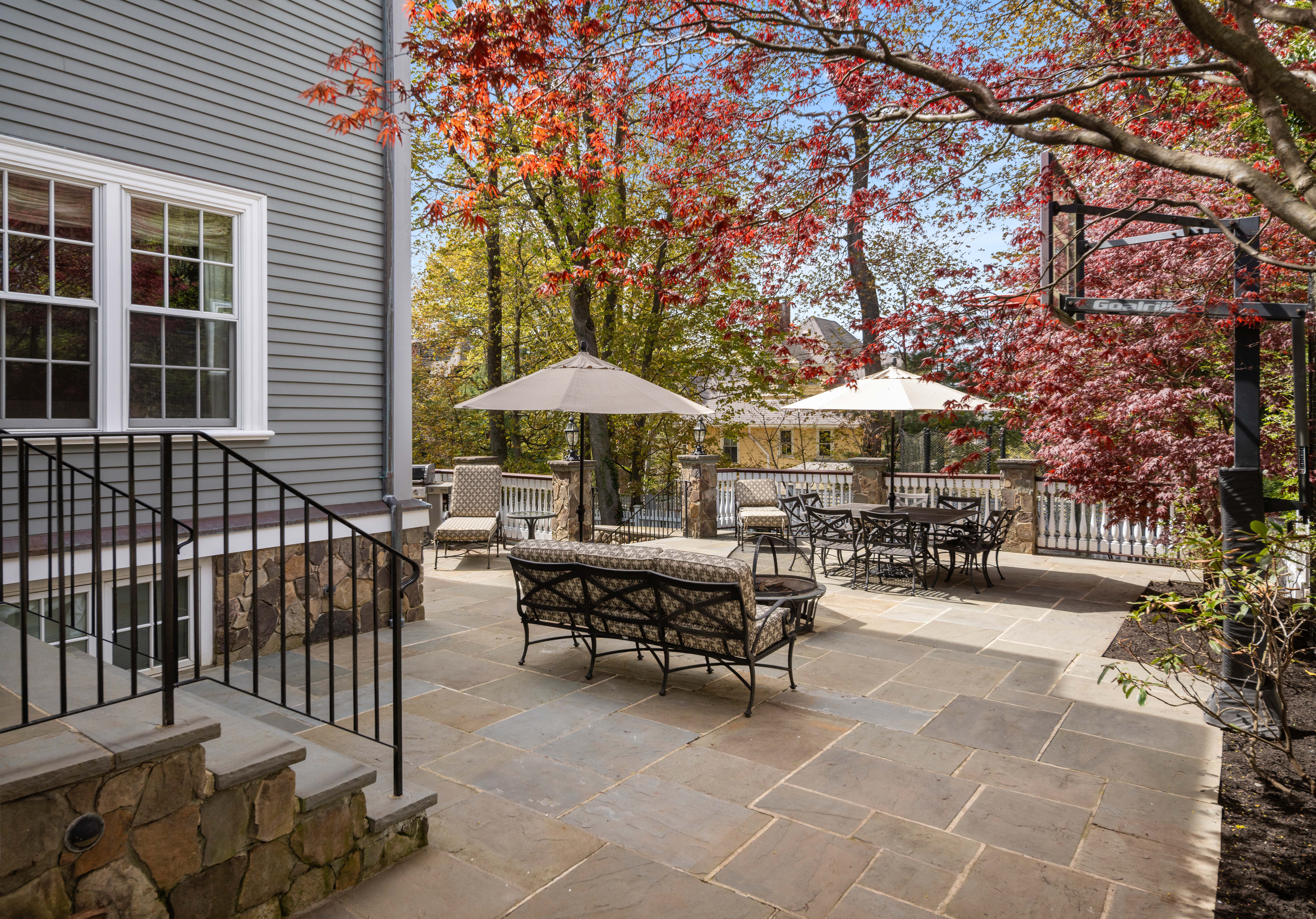 95 Temple Street Newton, MA 02465 - Photo 32 of 39