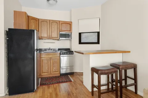 $485,000 | 160 East 91st Street, Unit 4A | Upper East Side