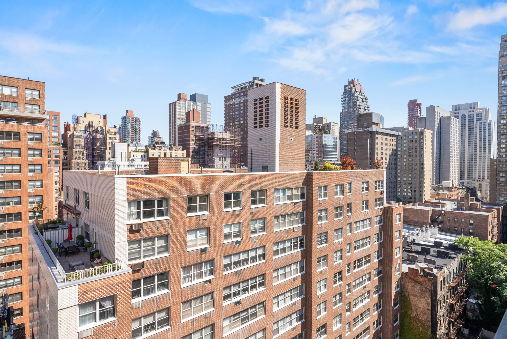 301 East 69th Street, Unit 14A Manhattan, NY 10021 - Photo 8 of 13