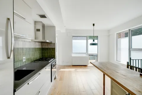 $999,000 | 69 Berry Street, Unit L1 | Williamsburg