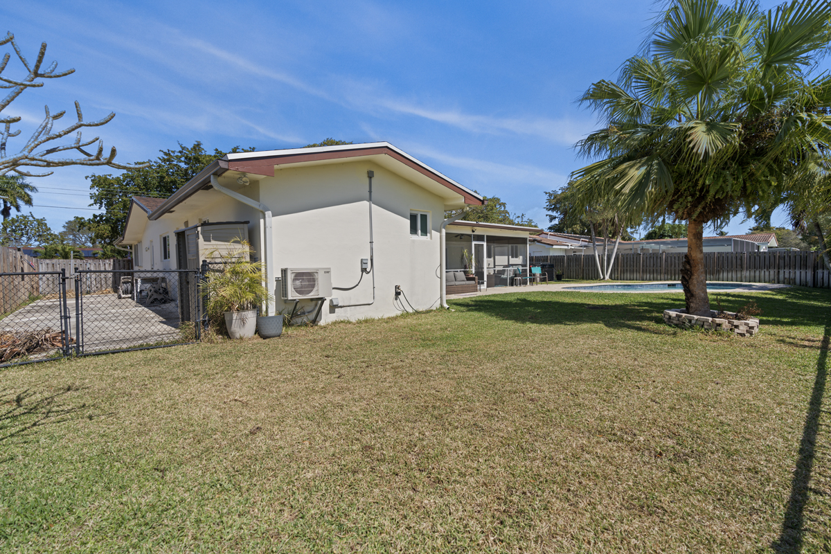 7140 Northwest 10th Court Plantation, FL 33313 - Photo 34 of 43