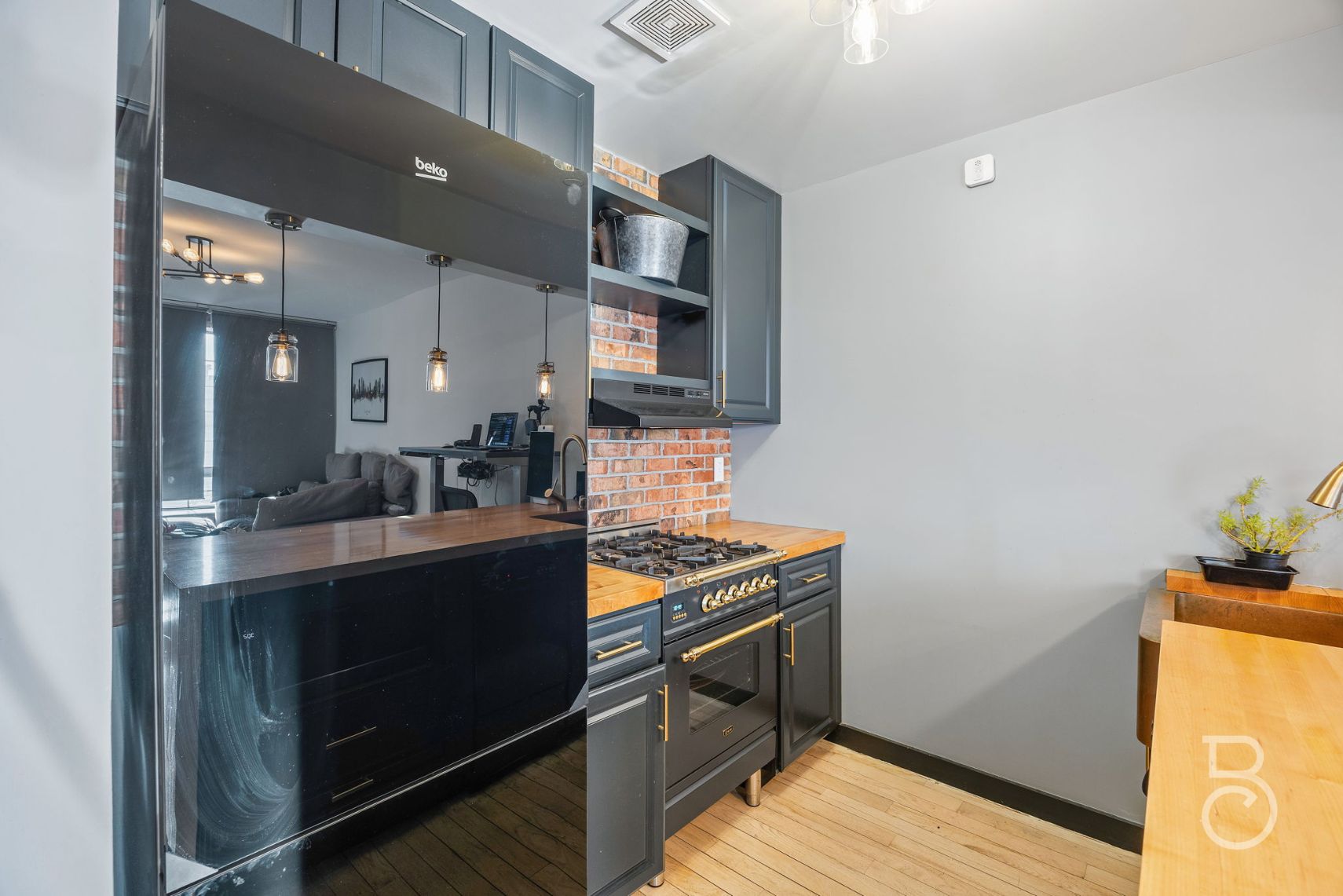 25-25 Newtown Avenue, Unit 4B Queens, NY 11102 - Photo 9 of 17 Gallery Image 9