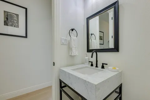 $2,670,000 | 11612 Shoreview Overlook, Austin, TX 78732