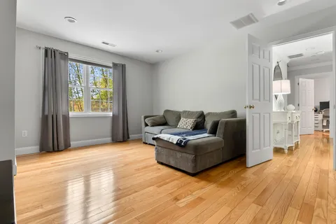 Contact Agent | 5 Jamaica Lane, Haverhill, MA 01830