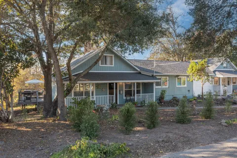 $1,175,000 | 8931 Oak Grove Avenue, Sebastopol, CA 95472