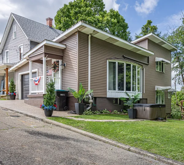 Contact Agent | 1137 Constitution Street, Tarentum, PA 15084