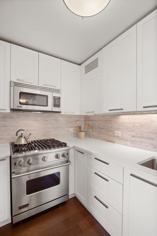 $1,850,000 | 200 East 94th Street, Unit 2114 | Upper East Side