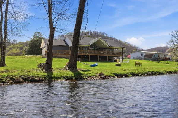 $899,000 | 135 Brandywine Place, Elizabethton, TN 37643