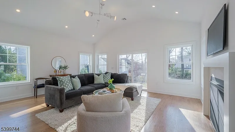 6 Berkeley Road Millburn, NJ 07041 - Photo 15 of 49