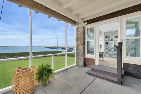 $3,000,000 | 4 Van Zandt Avenue, Newport, RI 02840