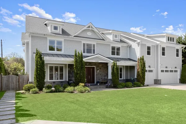 $2,910,000 | 11000 Luxmanor Road, North Bethesda, MD 20852