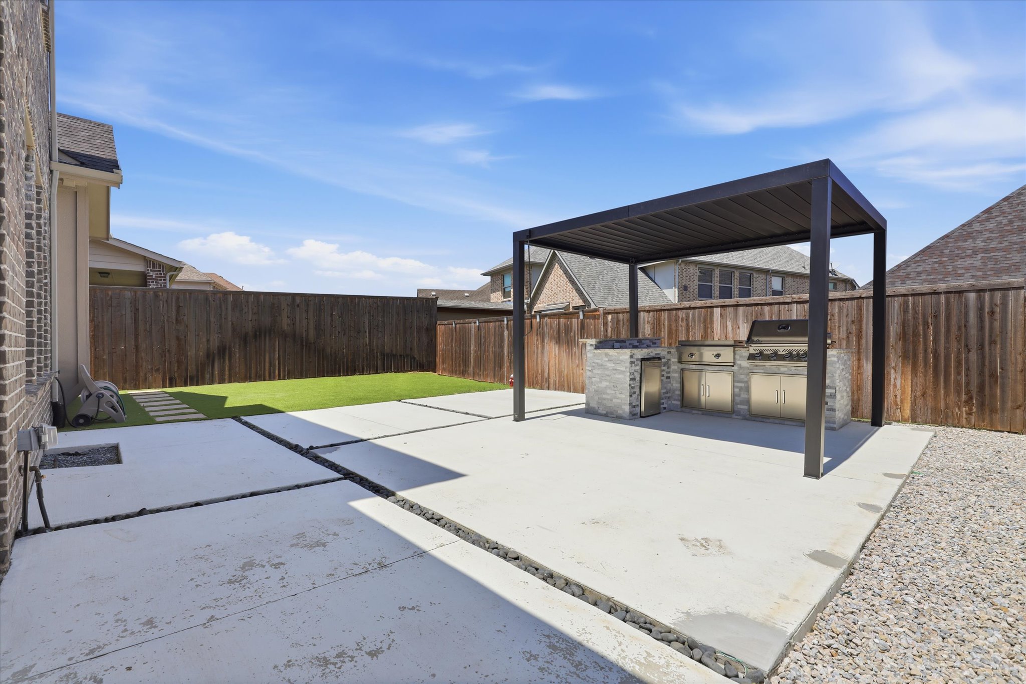 2433 Mare Road Carrollton, TX 75010 - Photo 32 of 41 Gallery Image 32