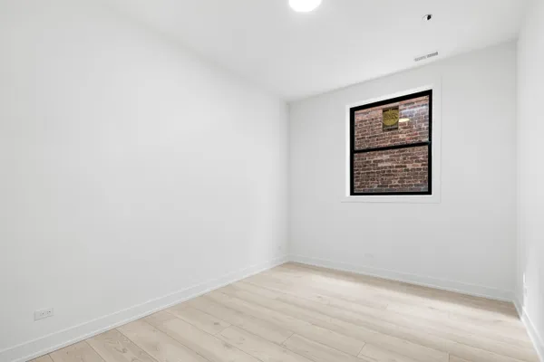 $3,800 | 1327 West Taylor Street, Unit 3W, Chicago, IL 60607