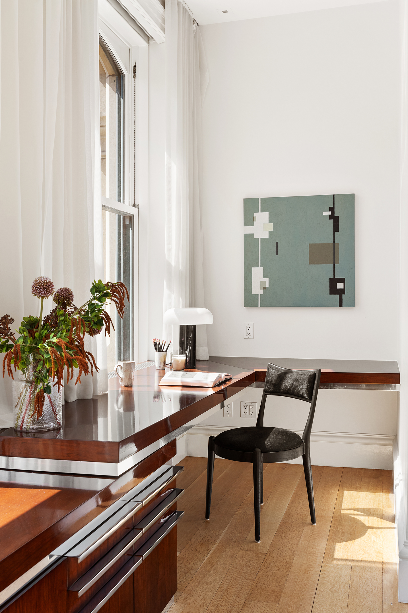 470 Broome Street, Unit 4S Manhattan, NY 10013 - Photo 5 of 14 a dining room with table and chairs