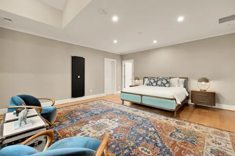 $4,100,000 | 5537 Hawthorne Place Northwest, Washington, DC 20016